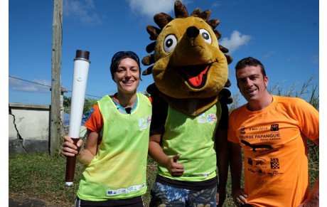 LA FLAMME DES JIOI AUX AVIRONS